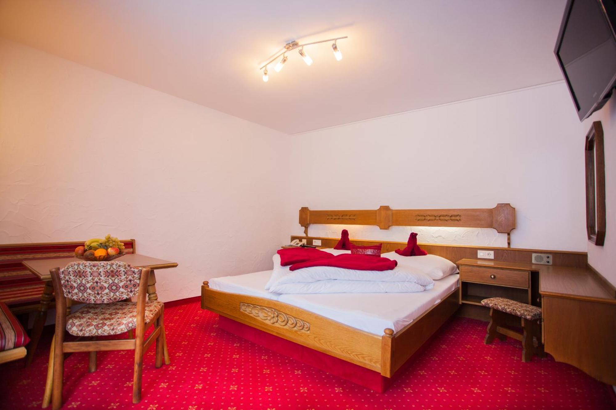 Hotel Schoenauer Hof Bach (Tyrol)